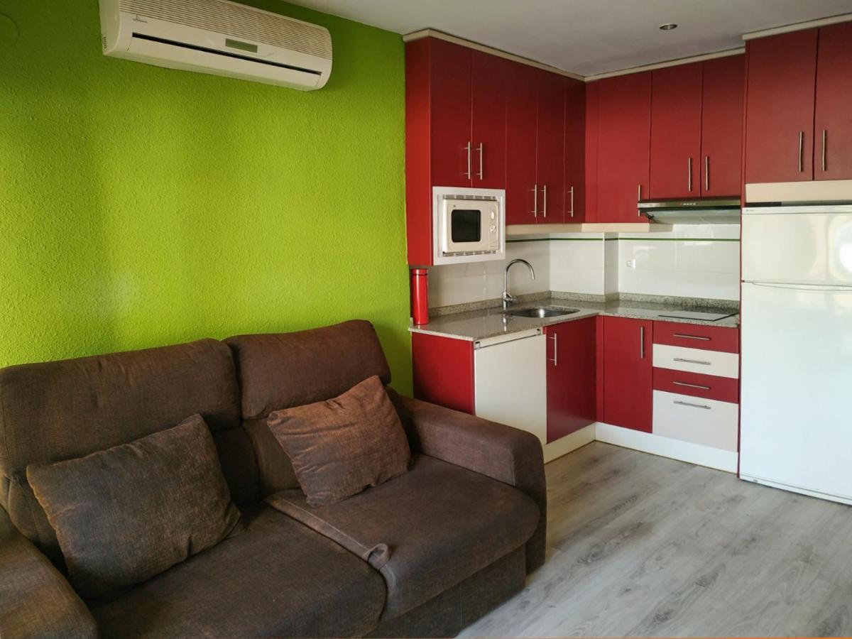 Sunflat Holidays Vila Beach Economic Aparment กัมบริลส์ ภายนอก รูปภาพ